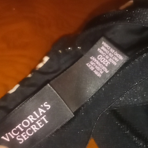 Victoria Secret Bras - Picture 4 of 4